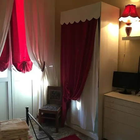 Casa Celsi Couette-café La Spezia